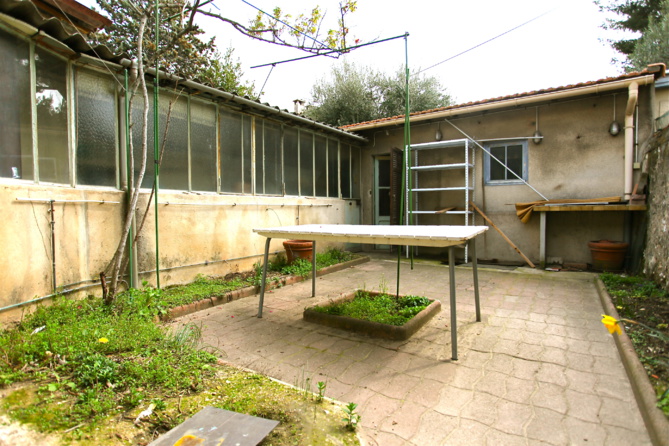 12ème-  Saint Barnabé- Maison avec terrasse - 235 000 € 12ème-  Saint Barnabé- Maison avec terrasse - 235 000 €