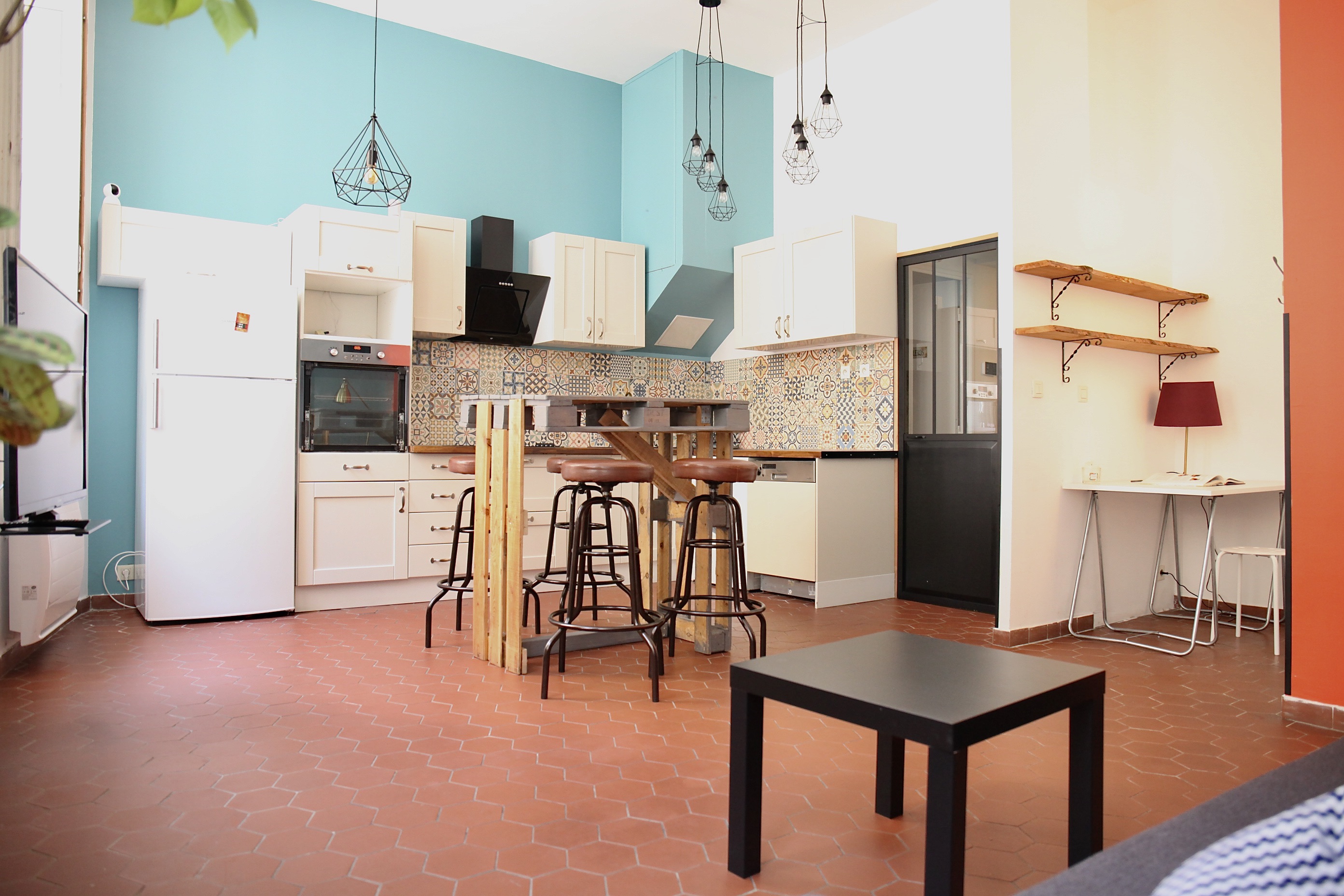 Vendu - 2e- Panier - T3 de charme rénové en duplex - possibilité T2 + studio - 240 000 € Vendu - 2e- Panier - T3 de charme rénové en duplex - possibilité T2 + studio - 240 000 €