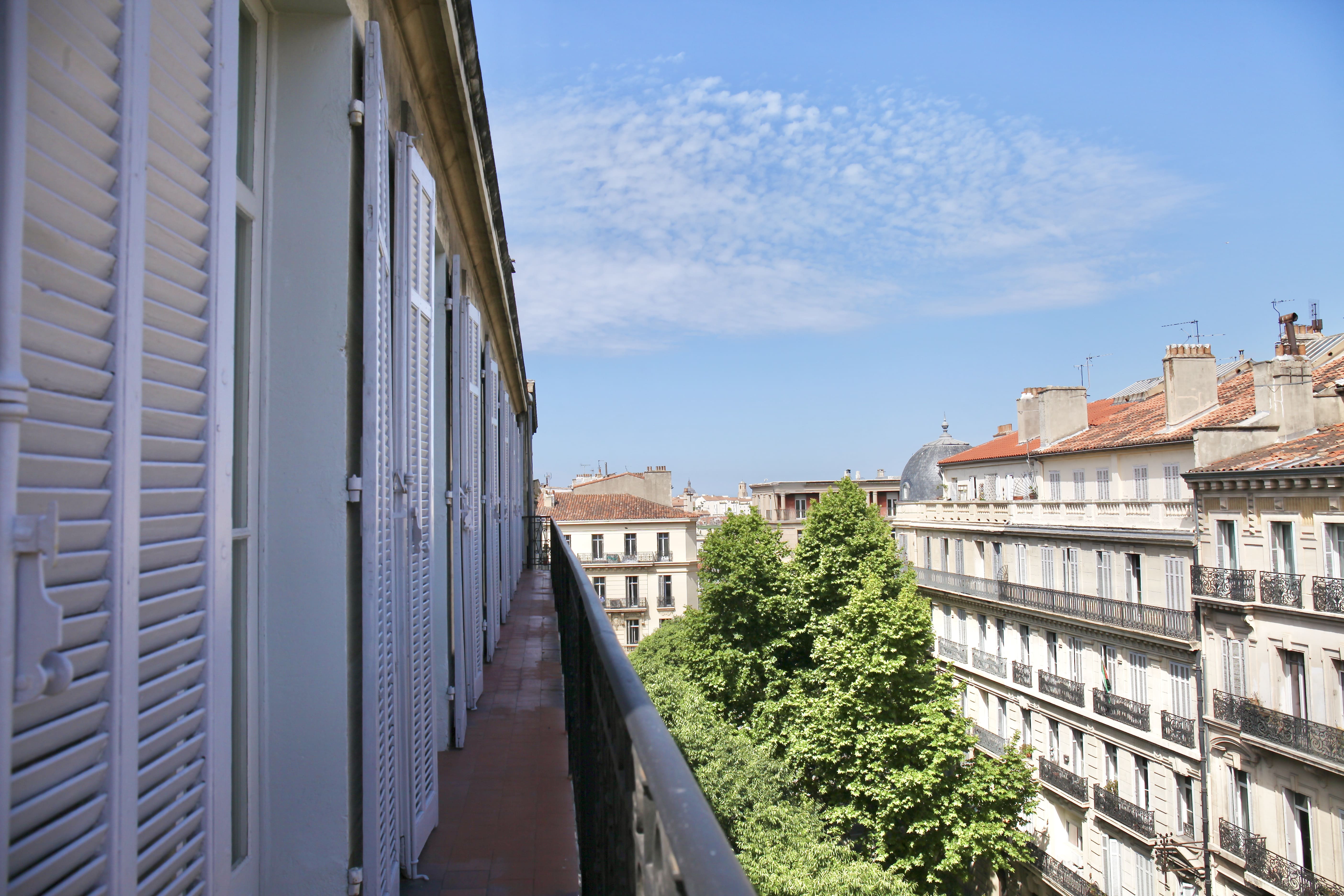 VENDU  - Réformés -Charmant T4/5 avec balcon filant - 315 000 € VENDU  - Réformés -Charmant T4/5 avec balcon filant - 315 000 €