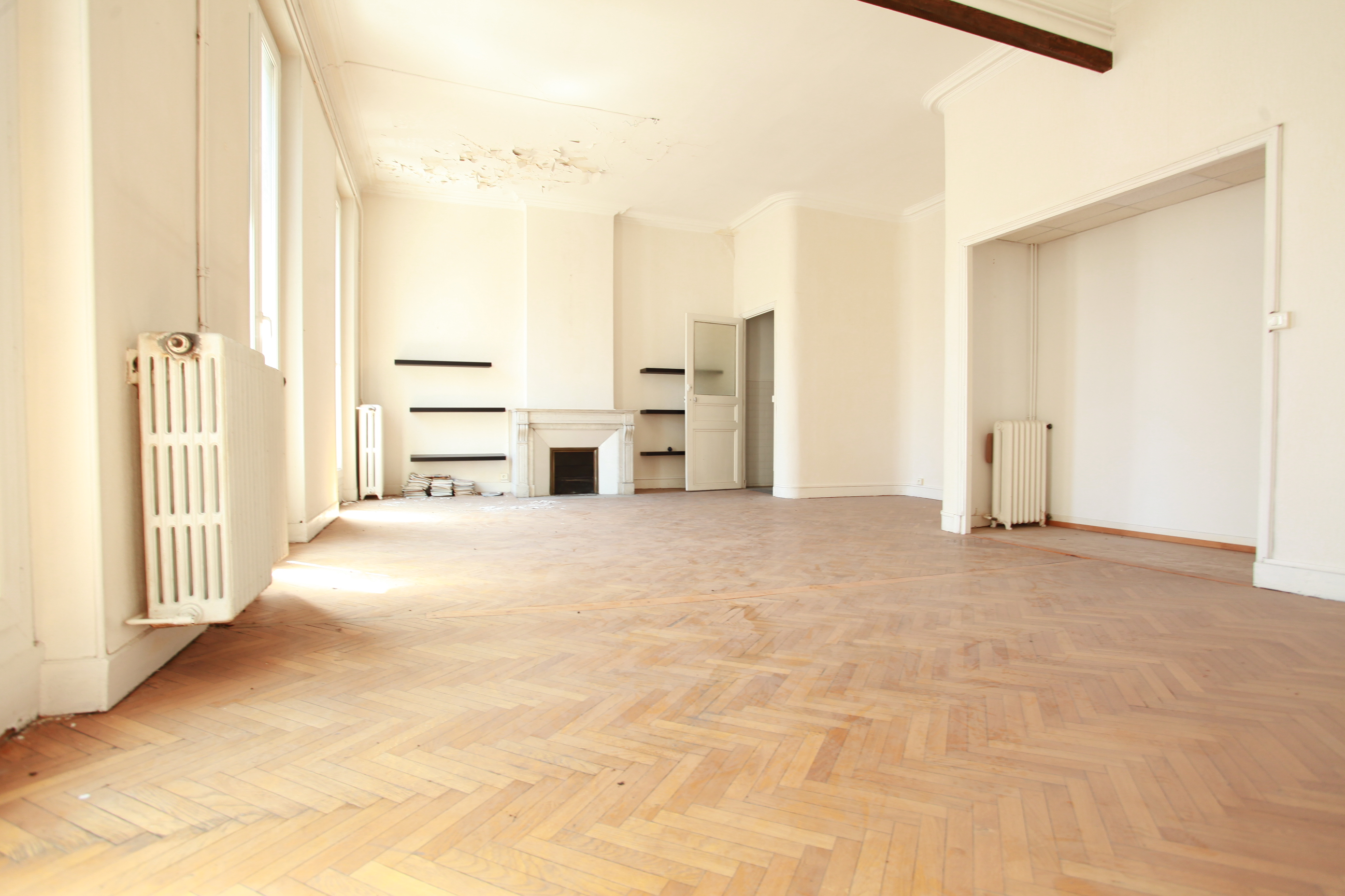 Vendu - 6ème-Notre Dame du Mont -  T7 +2 CHBRES SERV + CAVES - 380 000€ Vendu - 6ème-Notre Dame du Mont -  T7 +2 CHBRES SERV + CAVES - 380 000€