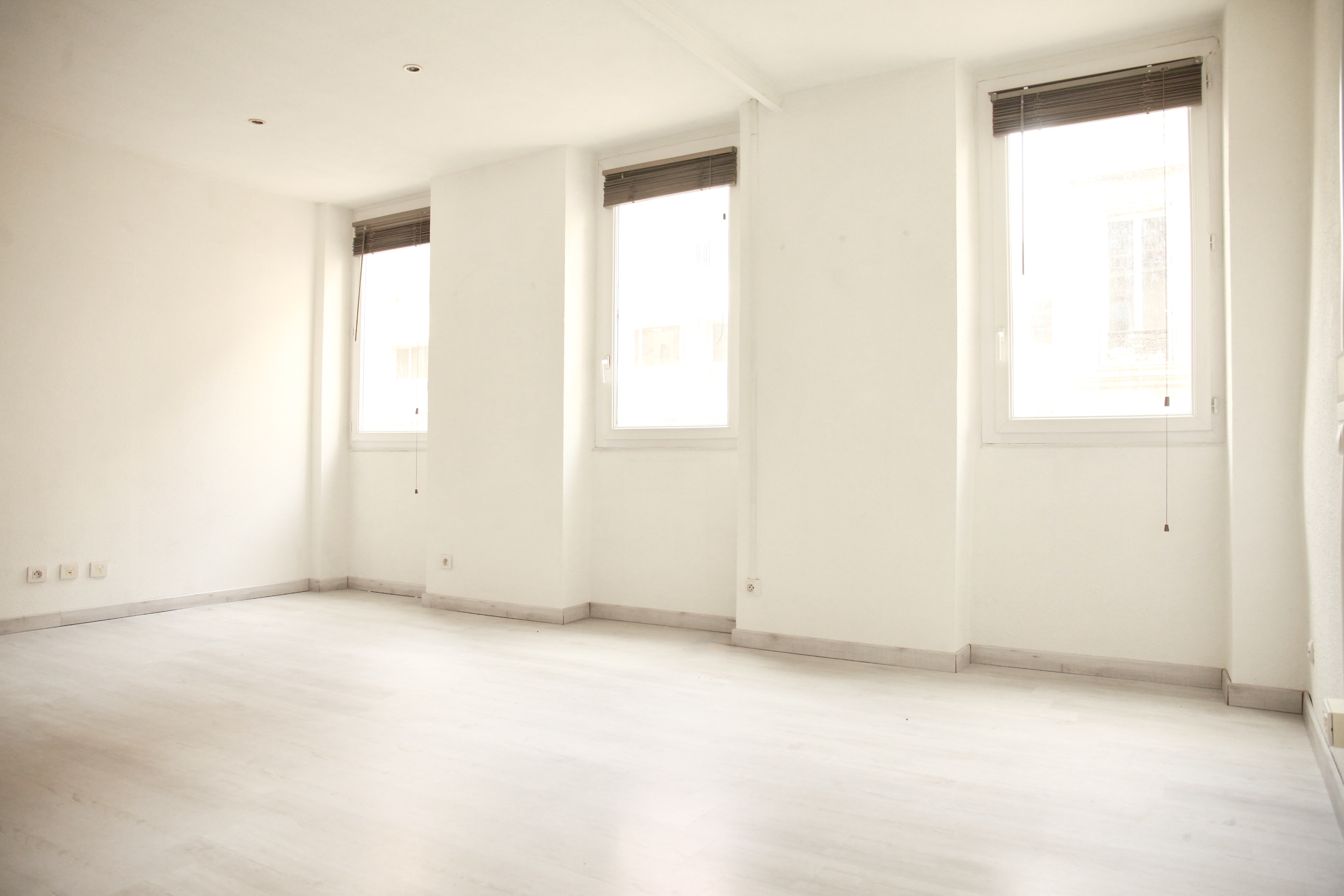 6e - Carré d'or- T3/4 -  Bureaux - 268 000 €